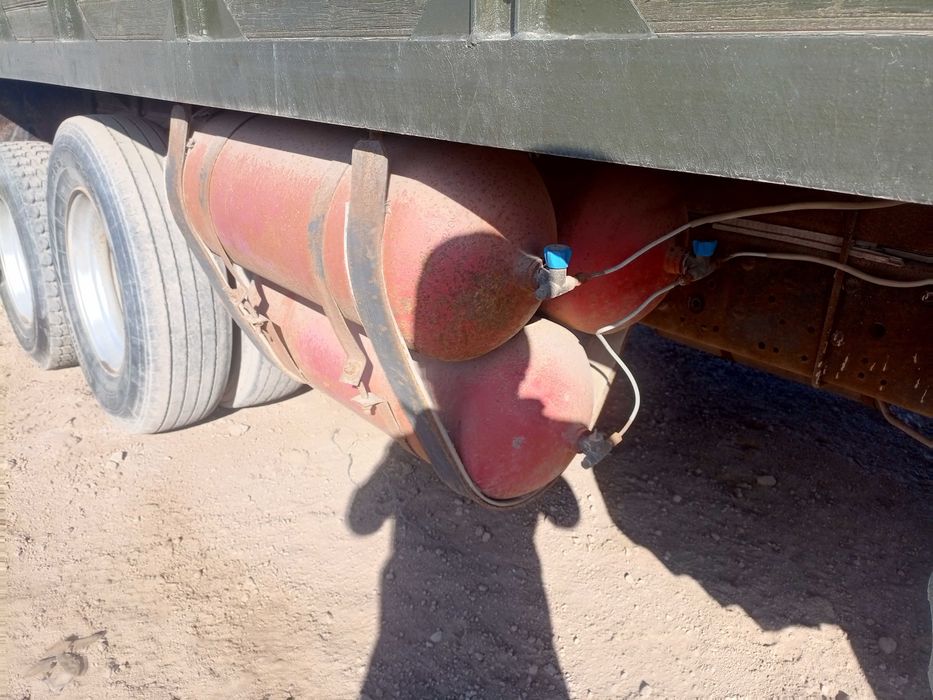 КАМАЗ сотилади прицеп билан срочно 1997