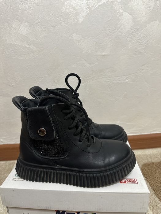 Демисезонные ботинки для девочки 30р