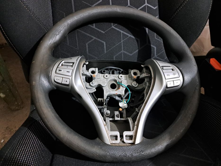 Volan Nissan Qashqai J11+comenzi Pilot automat și Radio!