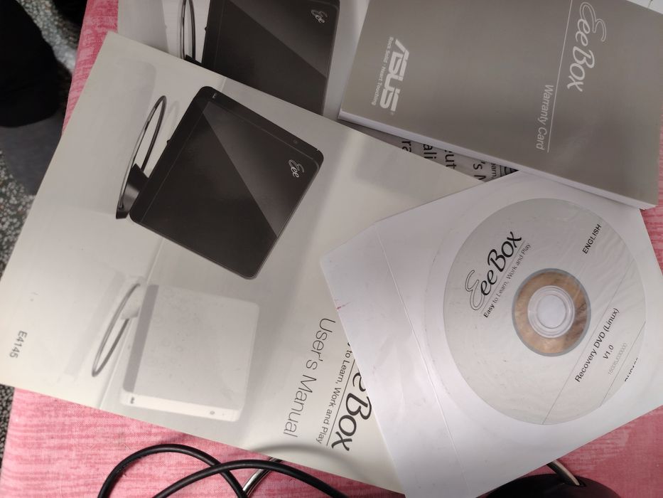 Мини компютър Asus EeeBox
