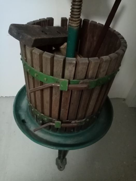 Presa struguri 650 lei