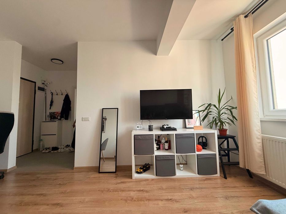 Studio de închiriat Aparatorii Patriei/Dimitrie Leonida