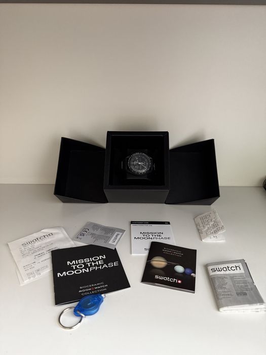 Omega Mission to the Moonphase Snoopy, 42mm