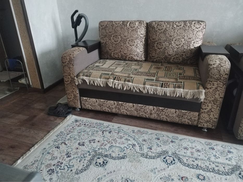 Продам диван малый и ьольшой