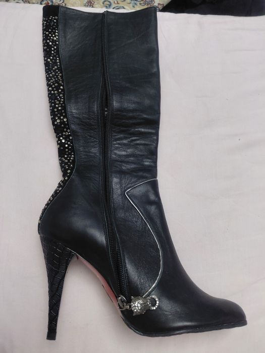 Женские сапоги со стразами