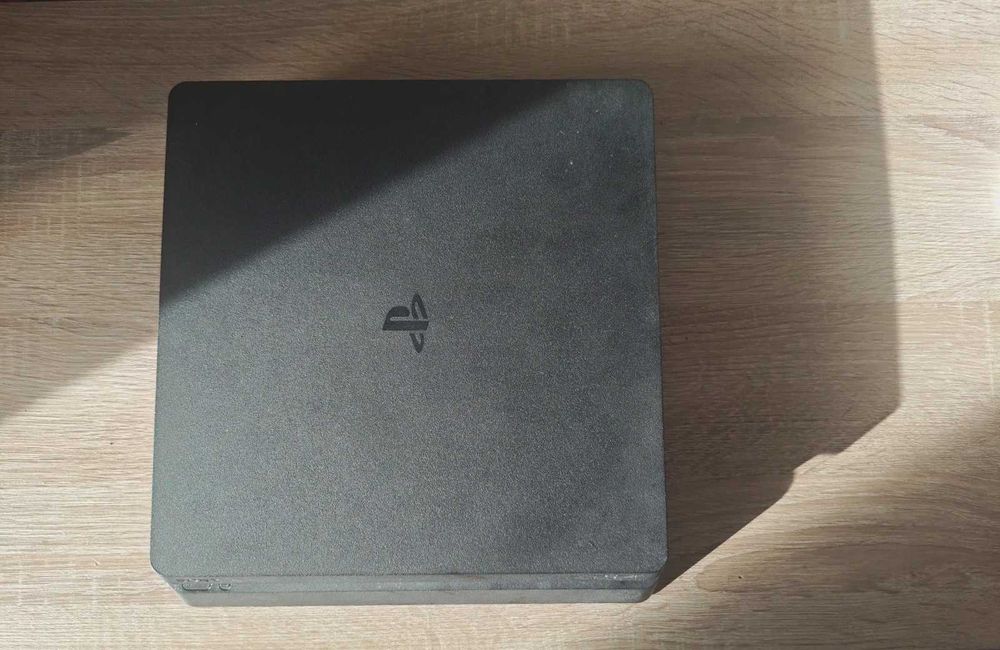 Продам Sony PlayStation 4 500GB