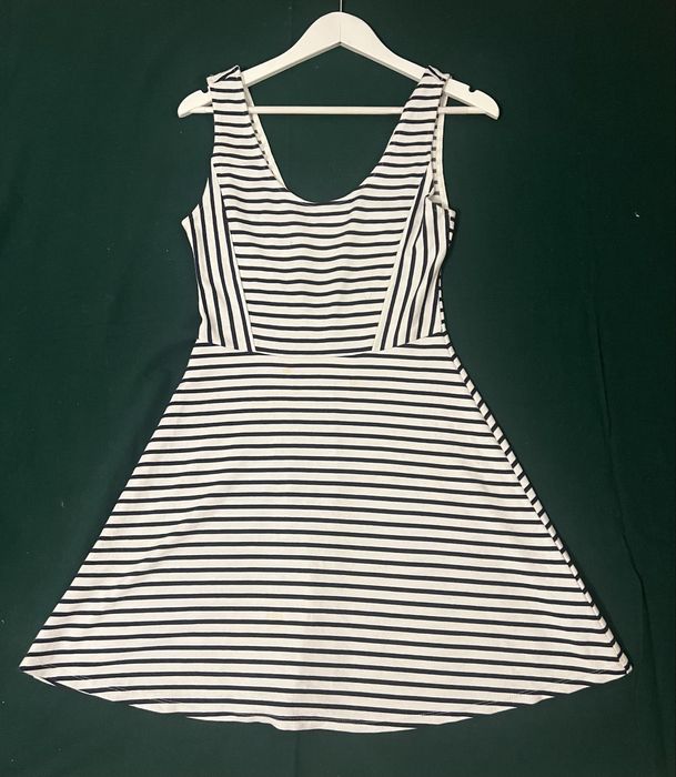 Rochie viscoza, lejera, eleganta, print Marinaresc Pull&Bear