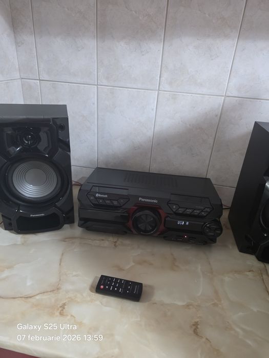 Vând Combină Muzicală Panasonic Cu Telecomandă și Bluetooth Usb CD Rad