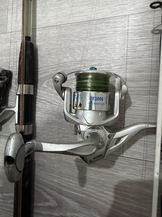 Два удилища спиннинговы и для донки