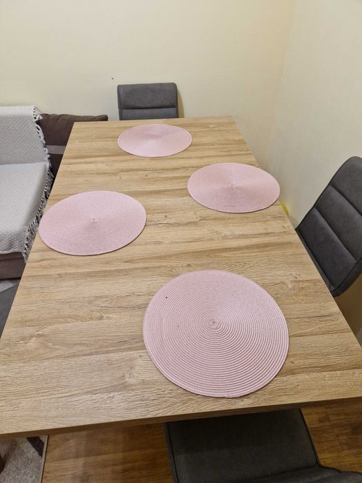 Масивна разтегателна маса