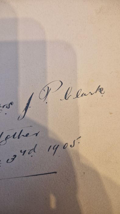 Se vinde biblie din 1905
