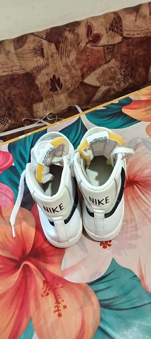 Дамски кецове Nike.