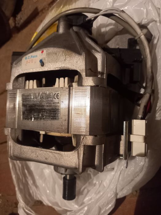 Продам электро двигатель для IDESIT