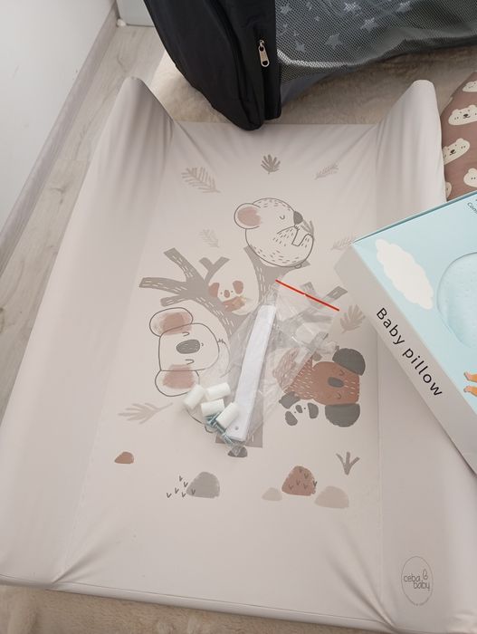 Vand saltea infasat, patut, perna pt bebelus, rucsac pliabil si geanta de maternitate.