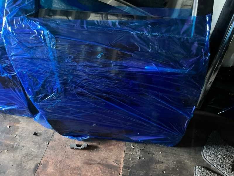 Дверь Kia Carnival YP 2014