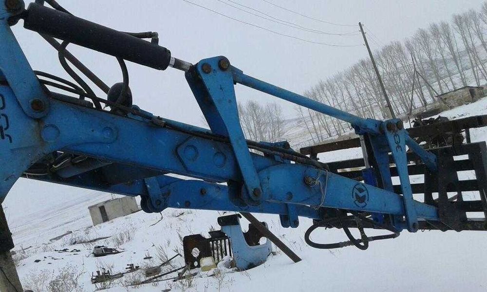 вилы для рулонов  на погрузчик