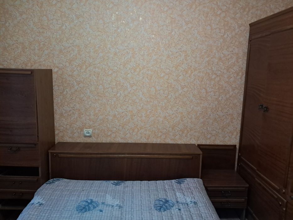 Продам спальный гарнитур