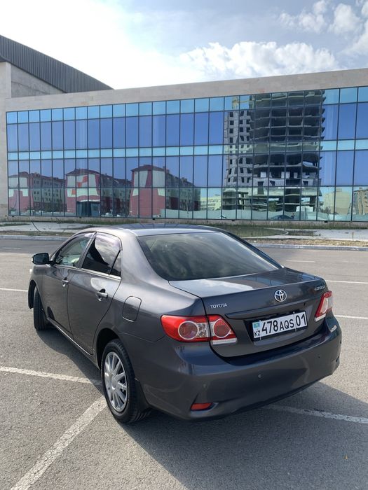 Тойота королла 2012