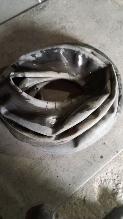 Продам покрышки легковой автомобиль