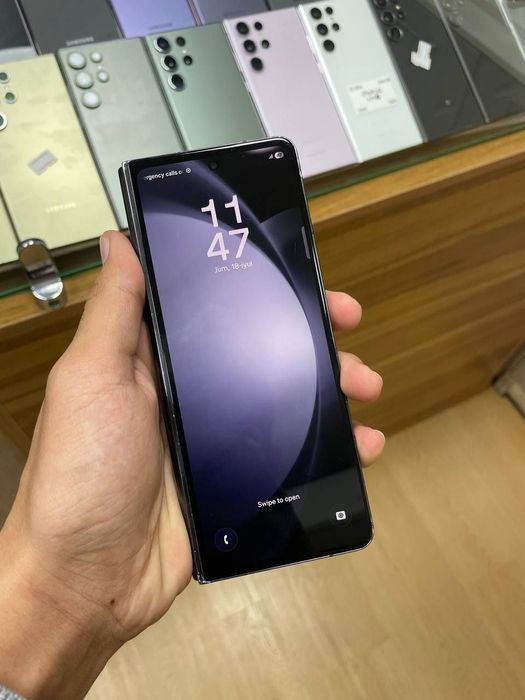Samsung galaxy z fold 5 5G 12/256gb holati yaxshi