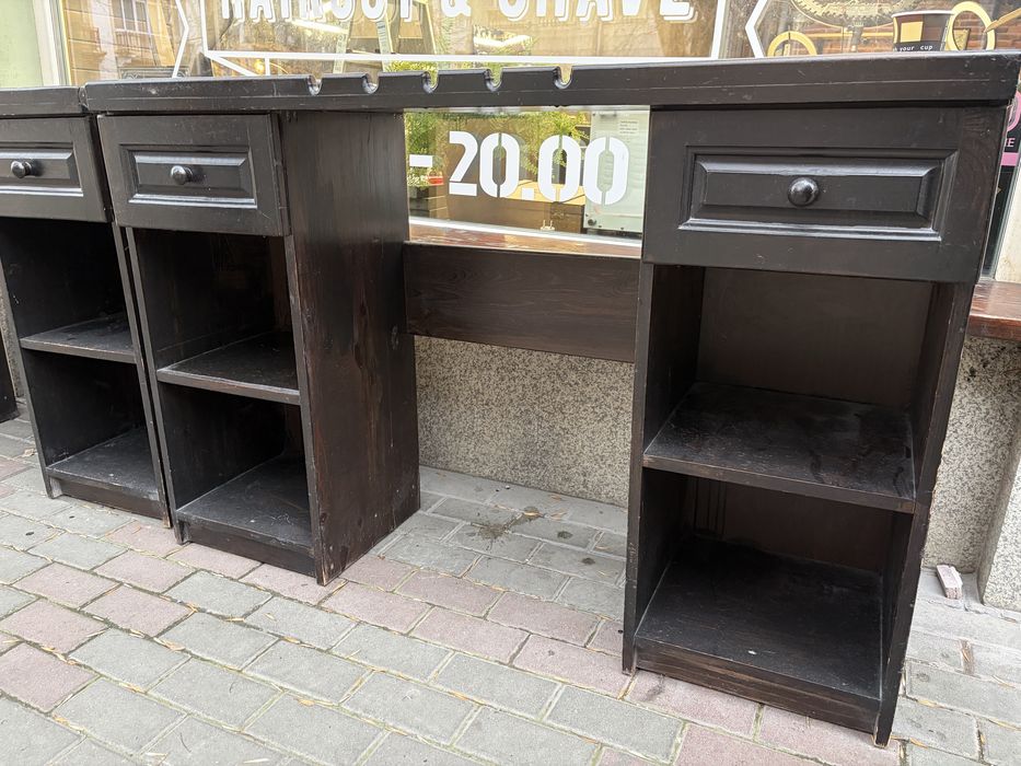 Фризьорски / бръснарски работни маси и огледала