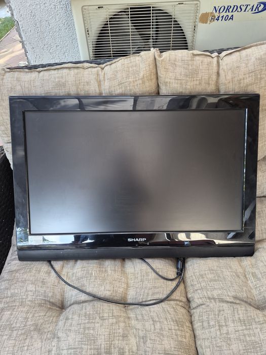 Tv led sharp 90 diagonala