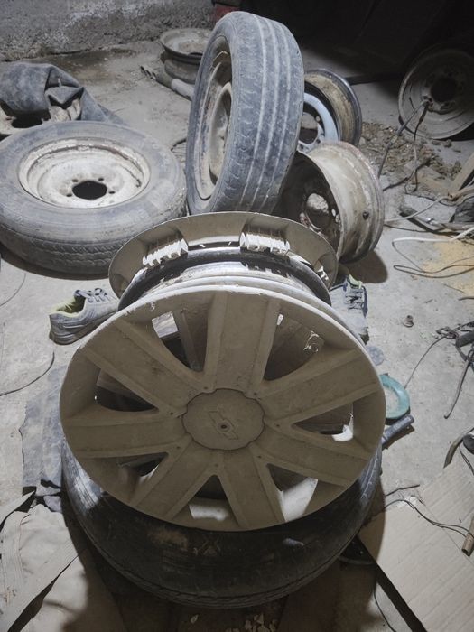 Diska srochna sotiladi