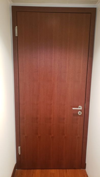 Продам двери из натурального дерева