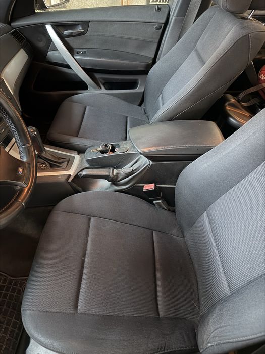 Bmw x3 culoarea negru
