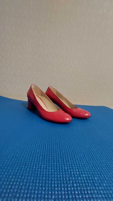 Дамски червени обувки, номер 40