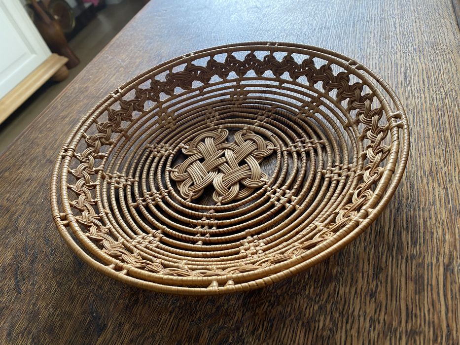 Cos impletit cu model deosebit si foarte fin