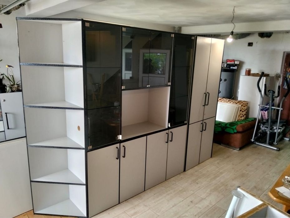 Set mobila living cu vitrine