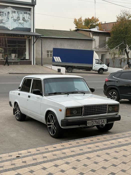 Vaz jigoli 2107 sotiladi 2003 yil faqat naxt