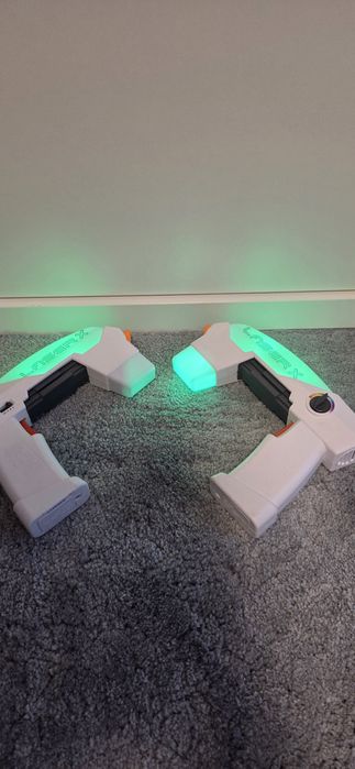 Două pistoale Laser X.