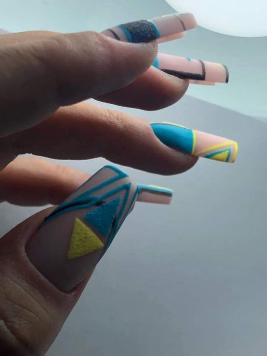 Unghii cu gel și semi