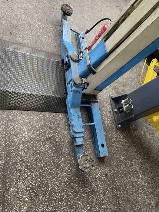 Продавам двустоечен автоподемник OMCN – 2500 кг.
В отлично състояние,