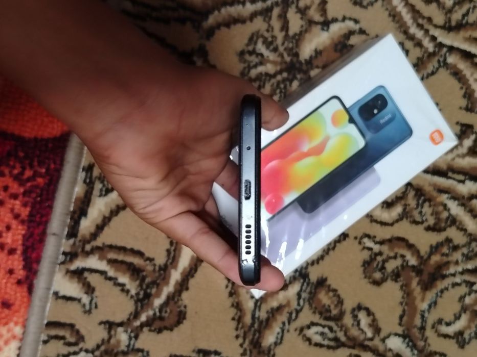 Ideal holatda kar san 8/128 redmi 12c