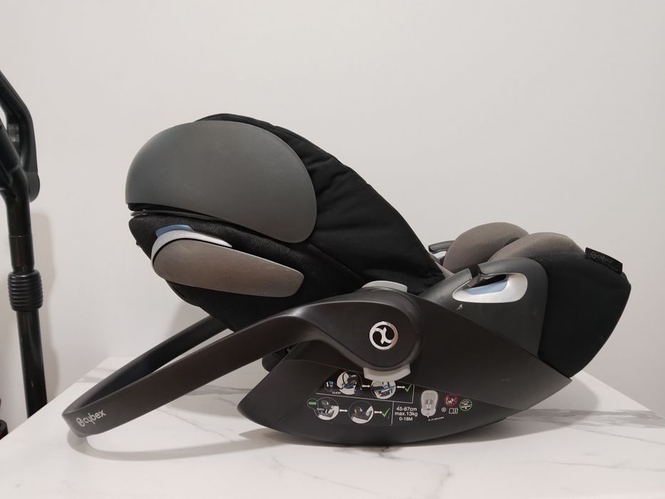 Автолюлька Cybex Cloud Z i-Size черная