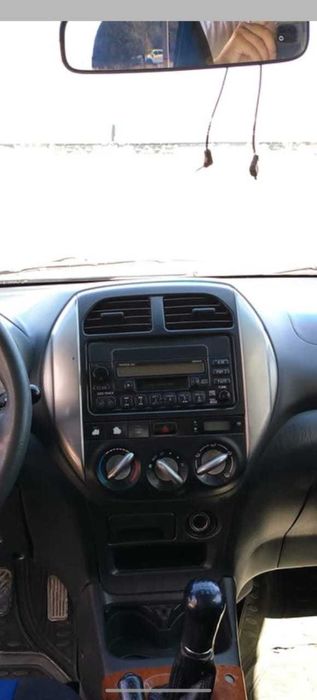 Автомобиль Toyota Rav 4