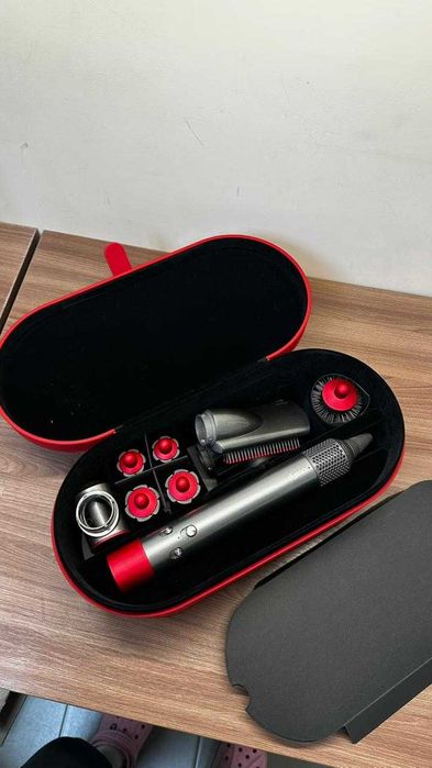 Продаю Dyson оригинал