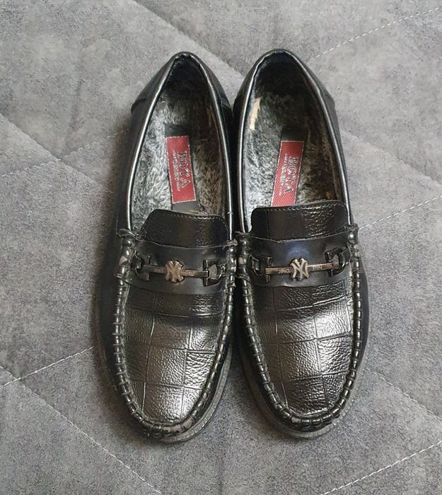 Продам Туфли с Мехом для  Мальчиков и мужчин Размер 40 .