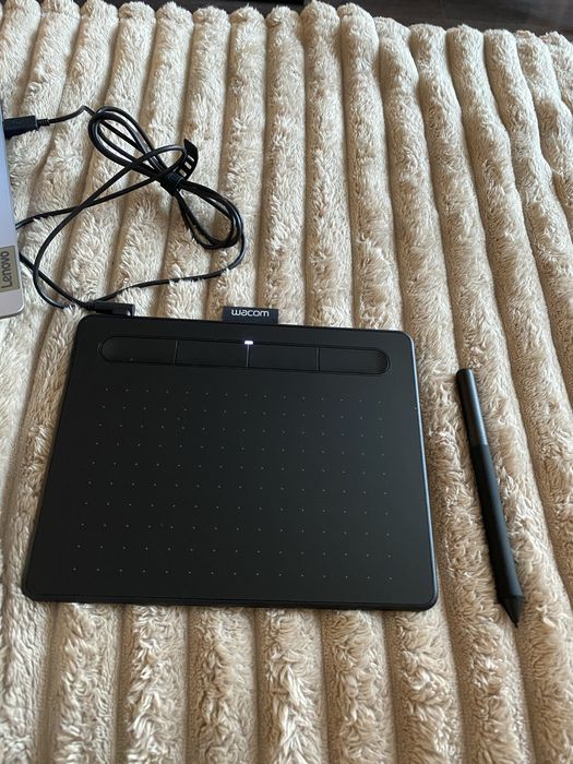 Графичен таблет Wacom Intuos S черен