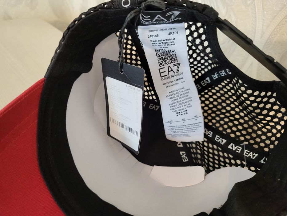 Продам кепку Armani