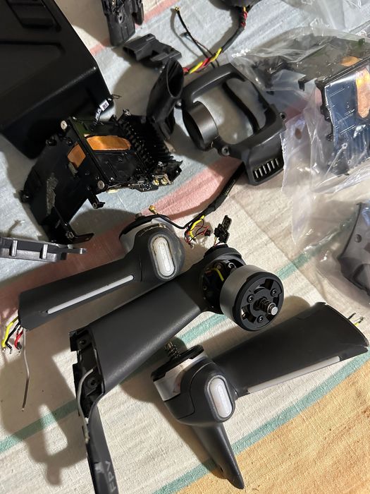 Vând Piese pentru dronă DJI FPV.