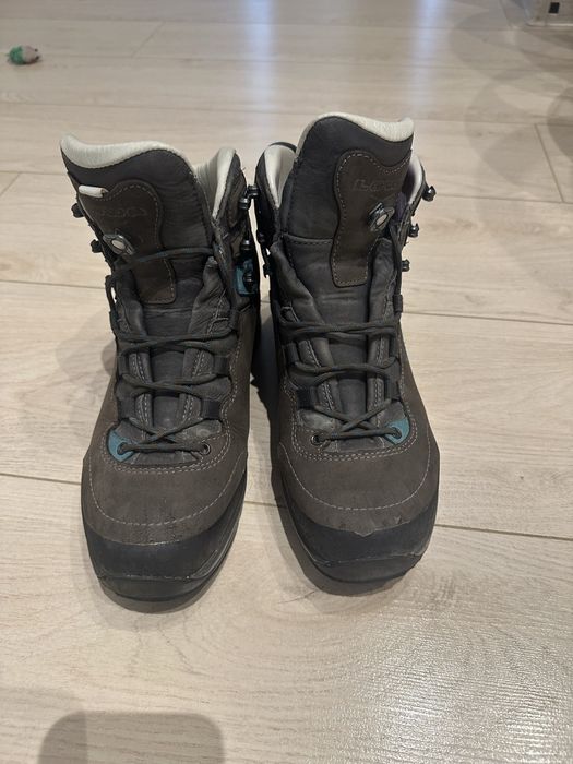 Продам обувь Lowa