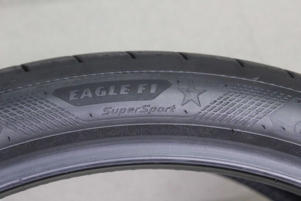 285/30-22 Goodyear BMW