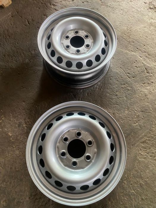 Диски от спринтера 4диска и 2резины