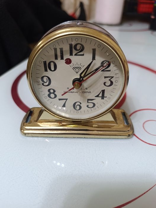 Ceas de masă Diamond