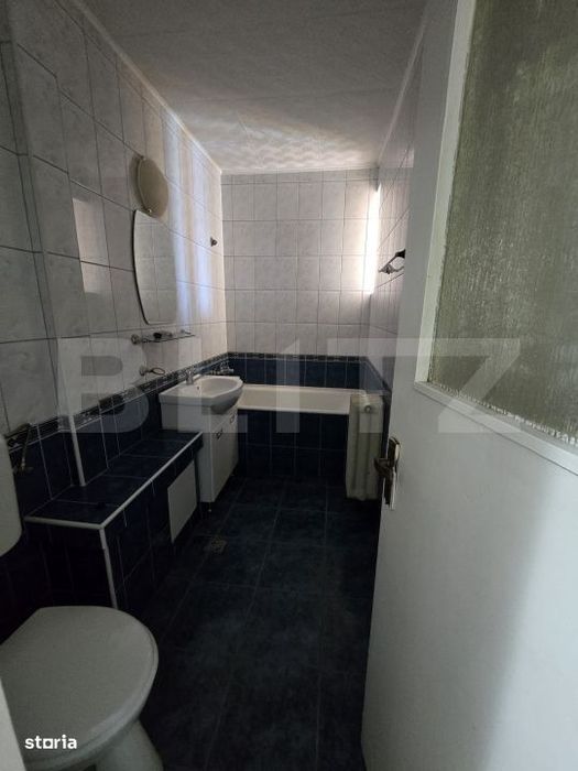 Apartament cu 3 camere, 70 mp, zona Reghin