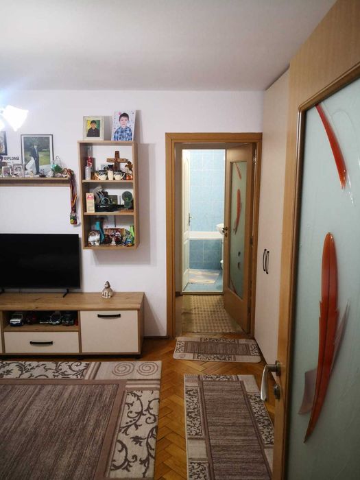 Apartament cu 2 camere, Etajul 2,Medias jud.Sibiu,0723753545